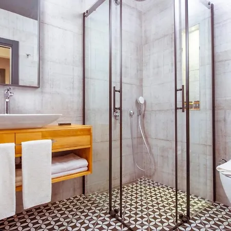S3 King Apartahotel